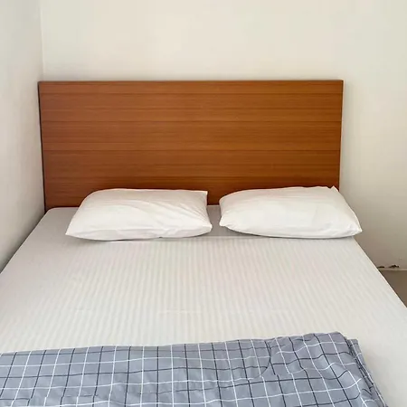 Oyo 75577 Palace Hostel