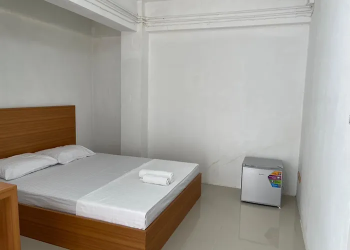 Oyo 75577 Palace Bangkok