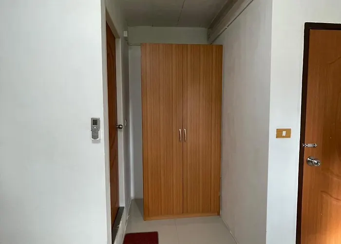 Hotel Oyo 75577 Palace
