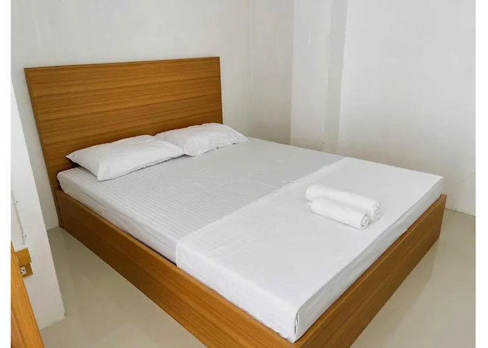 Hotel Oyo 75577 Palace